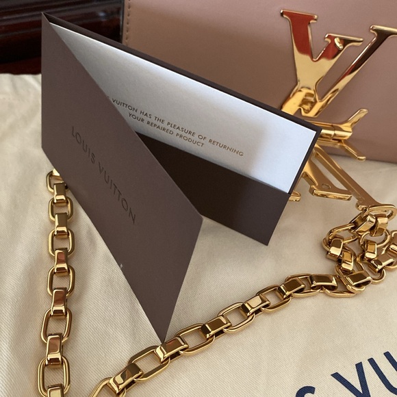 LOUIS VUITTON Louise Clutch - Picture 5 of 12